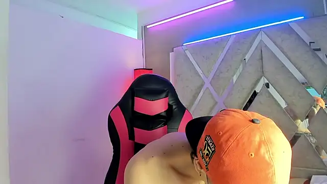 nicolai drake online show from December 1, 2025, 3:33 am