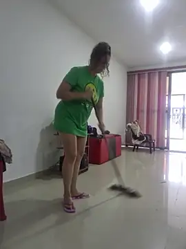 Nina vallon online show from February 10, 2026, 12:53 pm