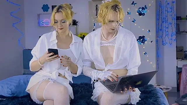 Snapshot of LolaSpaisTS chatting on November 23, 2025, 7:52 am LolaSpaisTS online show from November 23, 2025, 7:52 am