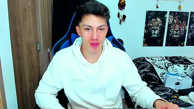 javiersexymann online show from January 22, 2025, 7:45 pm