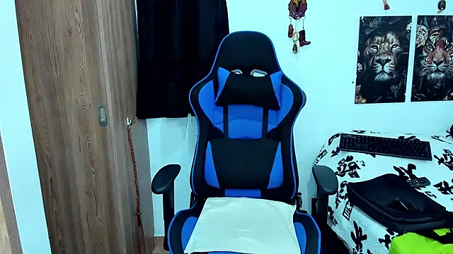 javiersexymann online show from February 11, 2025, 6:08 am