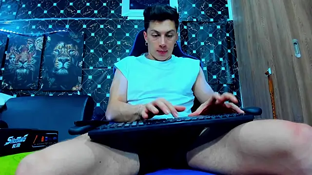 javiersexymann online show from September 9, 2025, 1:49 am