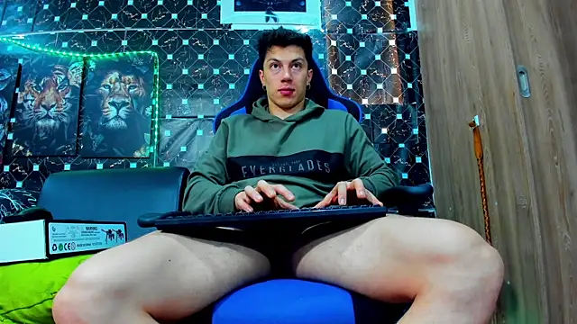 javiersexymann online show from September 13, 2025, 6:51 pm