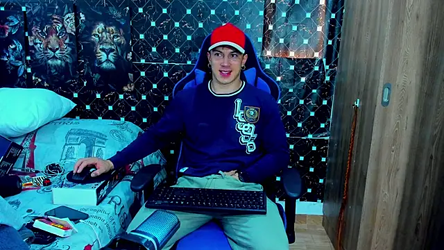 javiersexymann online show from December 15, 2025, 5:39 pm