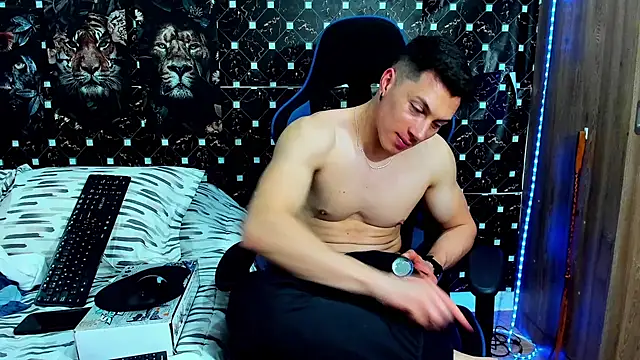 Snapshot of javiersexymann chatting on July 18, 2026, 4:16 am javiersexymann online show from July 18, 2026, 4:16 am
