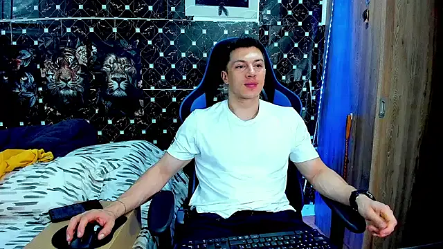 Snapshot of javiersexymann chatting on July 30, 2026, 4:33 am javiersexymann online show from July 30, 2026, 4:33 am