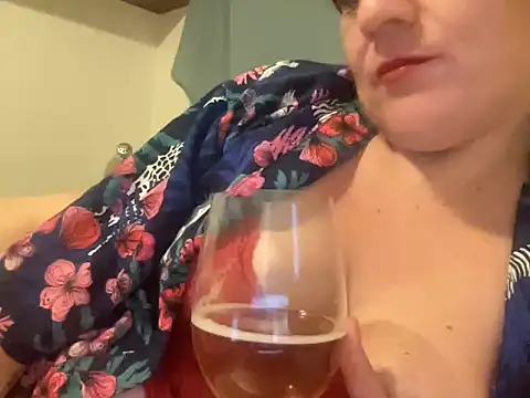 spookyspooky2 online show from September 24, 2025, 4:49 am