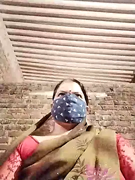 Rajnee33A online show from November 4, 2025, 11:20 am