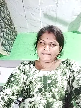 Rajnee33A online show from November 5, 2025, 10:54 pm