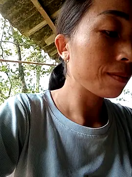 lucybaby00 online show from October 18, 2025, 3:42 am