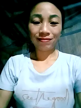 lucybaby00 online show from November 4, 2025, 9:14 pm