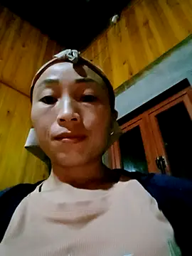 lucybaby00 online show from November 6, 2025, 10:38 am