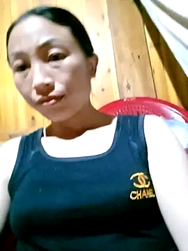 lucybaby00 online show from April 22, 2026, 11:45 am