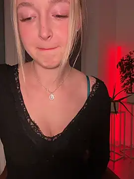 emilypeperoni online show from March 3, 2026, 8:04 pm