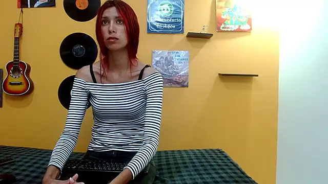 skinnyverus18 online show from October 4, 2025, 12:47 pm