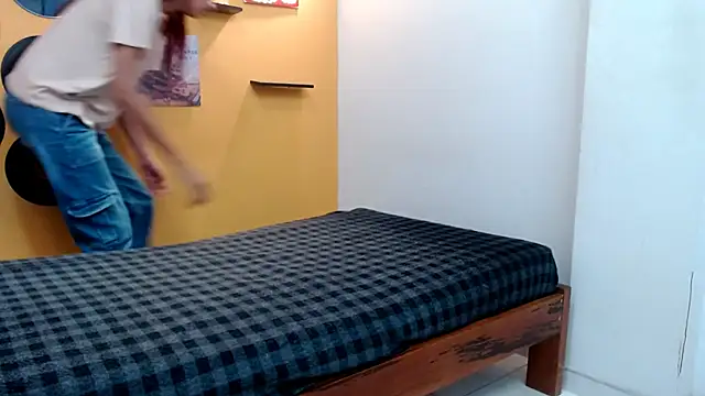 skinnyverus18 online show from March 19, 2026, 7:18 pm