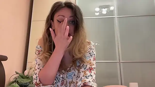 Ange1Alexis online show from September 21, 2025, 5:03 pm