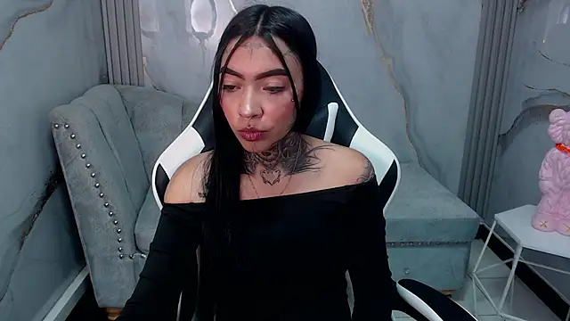 Ashley Blum v online show from September 12, 2025, 7:58 pm