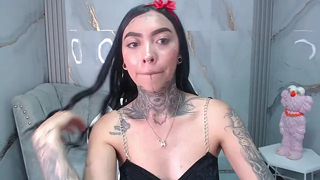 Ashley Blum v online show from September 16, 2025, 8:32 pm