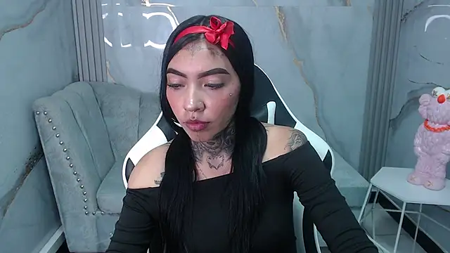 Ashley Blum v online show from September 26, 2025, 8:02 pm