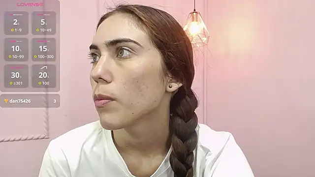 danna7cute online show from October 17, 2025, 8:55 pm