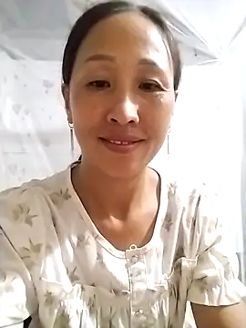 cute love00 online show from October 19, 2025, 10:38 am