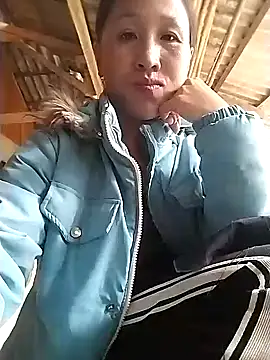 cute love00 online show from December 21, 2025, 8:54 am