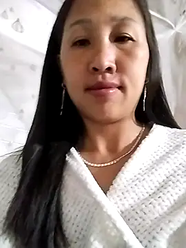 cute love00 online show from March 6, 2026, 12:07 am