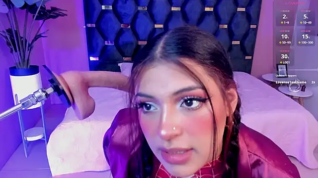 Micki   online show from November 13, 2025, 12:15 pm