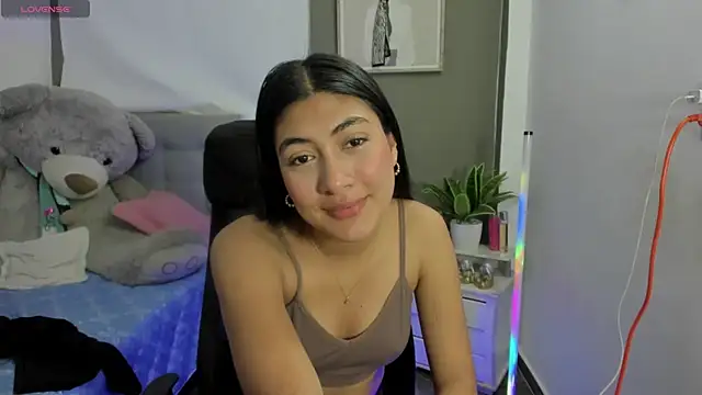 Allison 19   online show from December 5, 2025, 5:16 am