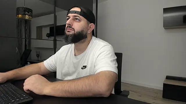 DravenPeak online show from October 25, 2025, 2:52 am