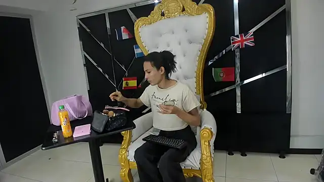 Aisha hotts777 online show from July 15, 2026, 7:08 pm
