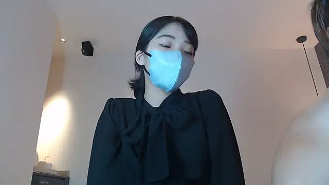 BROsister online show from November 10, 2025, 9:19 am