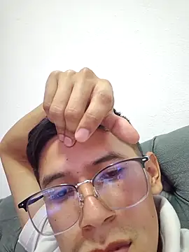 Snapshot of Ajhg98 chatting on December 19, 2025, 8:38 pm Ajhg98 online show from December 19, 2025, 8:38 pm