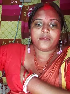 Hot-Show2 online show from October 3, 2025, 4:37 pm