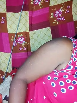 Hot-Show2 online show from October 19, 2025, 4:18 pm