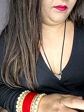 indian-hotmilfs online show from December 4, 2025, 11:46 pm