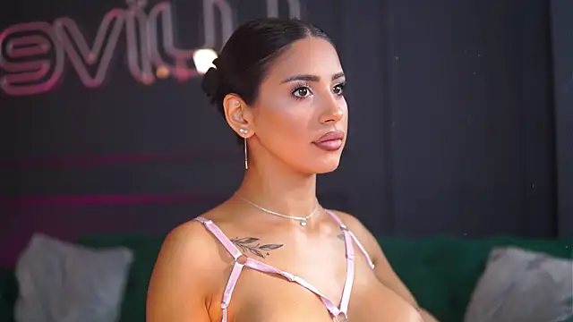 SiennaRuh online show from September 15, 2025, 6:35 am