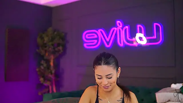 SiennaRuh online show from November 18, 2025, 11:14 am