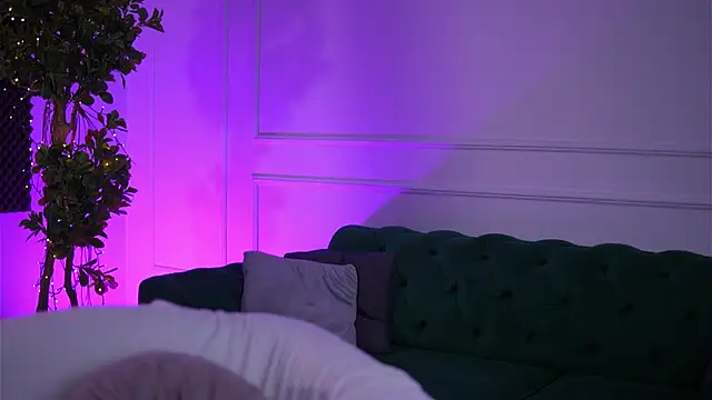 SiennaRuh online show from April 25, 2026, 5:43 pm