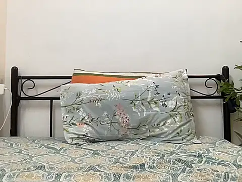 LucytheDevilQueen online show from October 8, 2025, 2:09 am