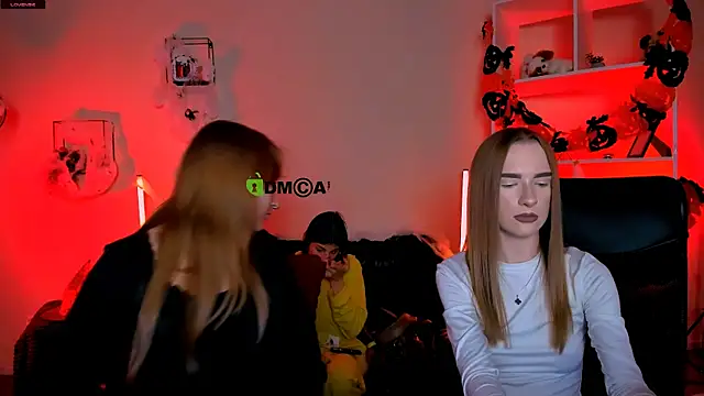 lizzie boom online show from October 21, 2025, 7:25 pm