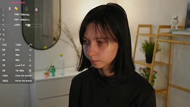 Snapshot of SuzanneHowse chatting on November 8, 2025, 4:45 am SuzanneHowse online show from November 8, 2025, 4:45 am