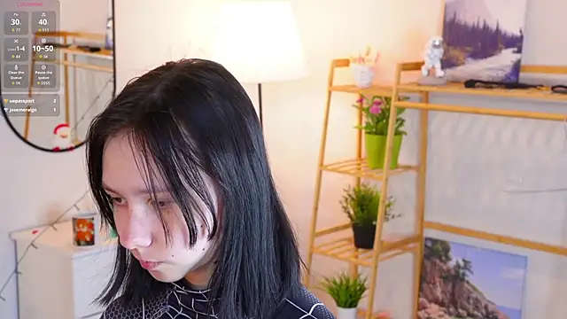 Snapshot of SuzanneHowse chatting on January 14, 2026, 4:07 am SuzanneHowse online show from January 14, 2026, 4:07 am