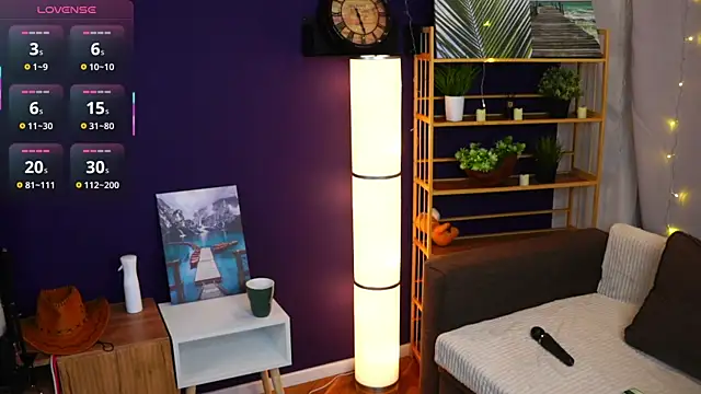 Snapshot of SuzanneHowse chatting on February 23, 2026, 4:15 pm SuzanneHowse online show from February 23, 2026, 4:15 pm