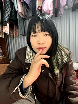 AAANINE22 online show from November 20, 2025, 5:40 am