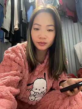 AAANINE22 online show from November 30, 2025, 12:53 pm