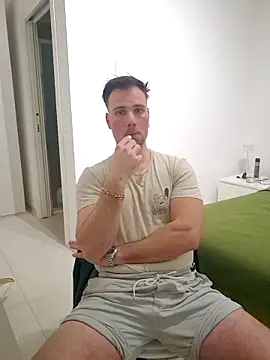 mrlyuis online show from February 22, 2026, 11:03 pm