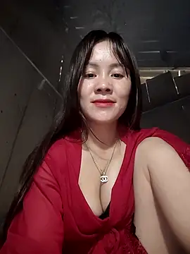 Snapshot of TinTim02 chatting on April 23, 2026, 10:14 am TinTim02 online show from April 23, 2026, 10:14 am