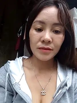 Snapshot of TinTim02 chatting on May 1, 2026, 10:42 am TinTim02 online show from May 1, 2026, 10:42 am